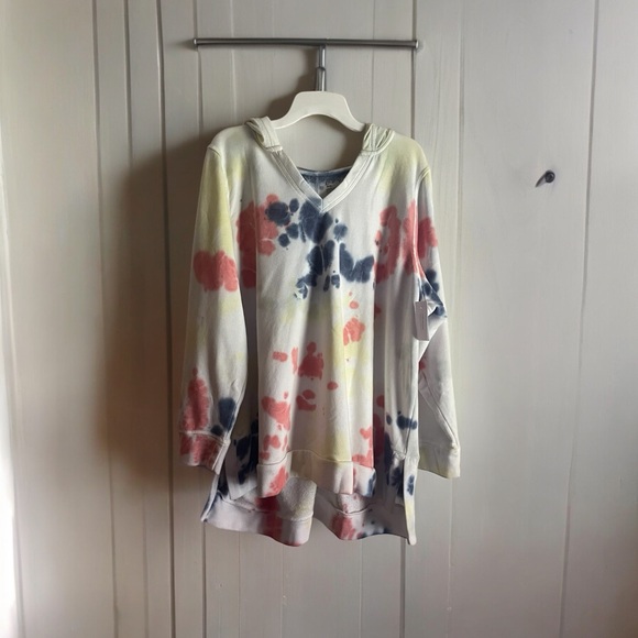 Livi Active By Lane Bryant Women's Size 18-20 Tie Dye Sweatshirt - Picture 4 of 16